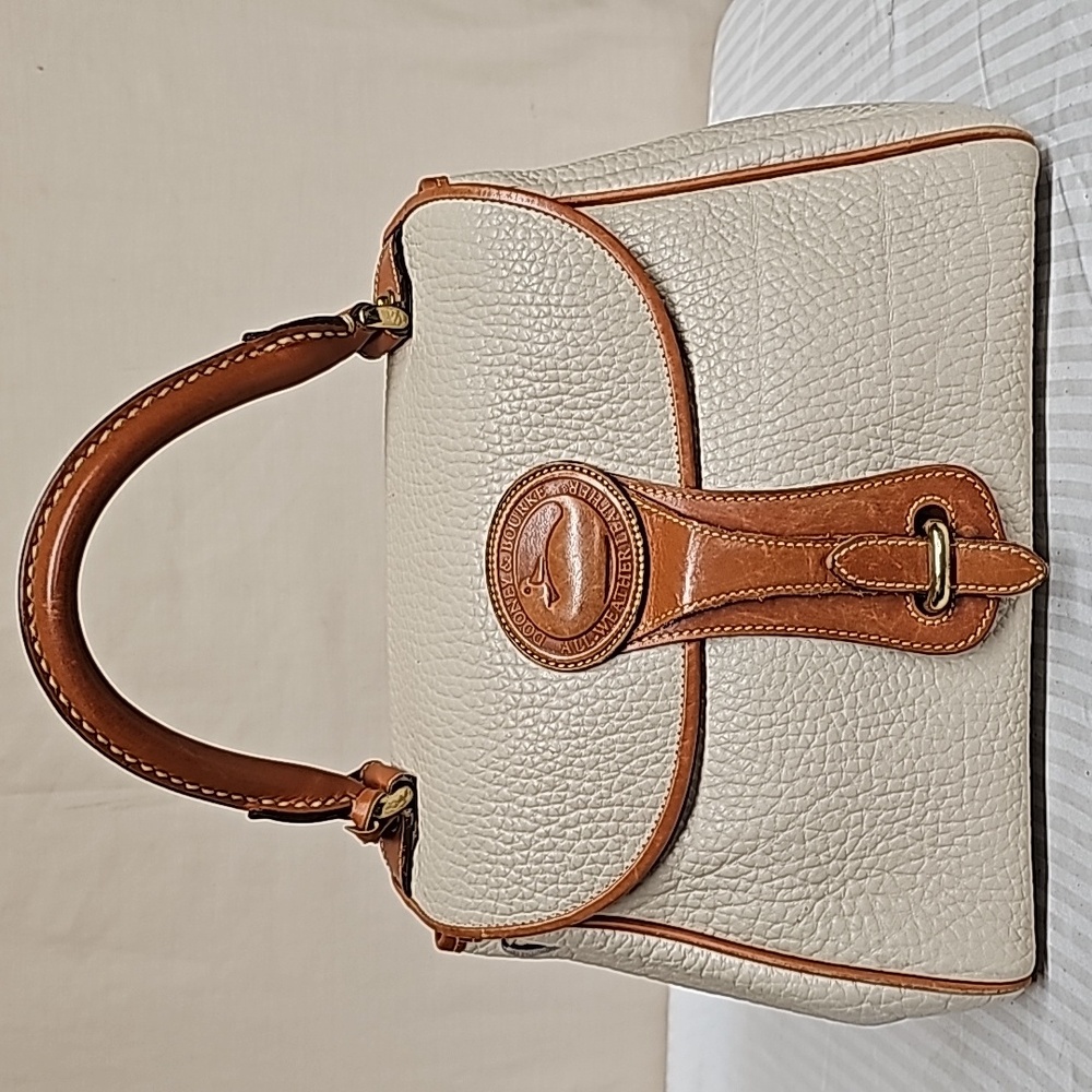 DOONEY AND BOURKE ALL WEATHER LEATHER ESSEX CARRIER BAG BFPM-06-394